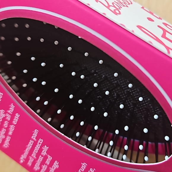 WET BARBIE HAIRBRUSH - Picture 8 of 16